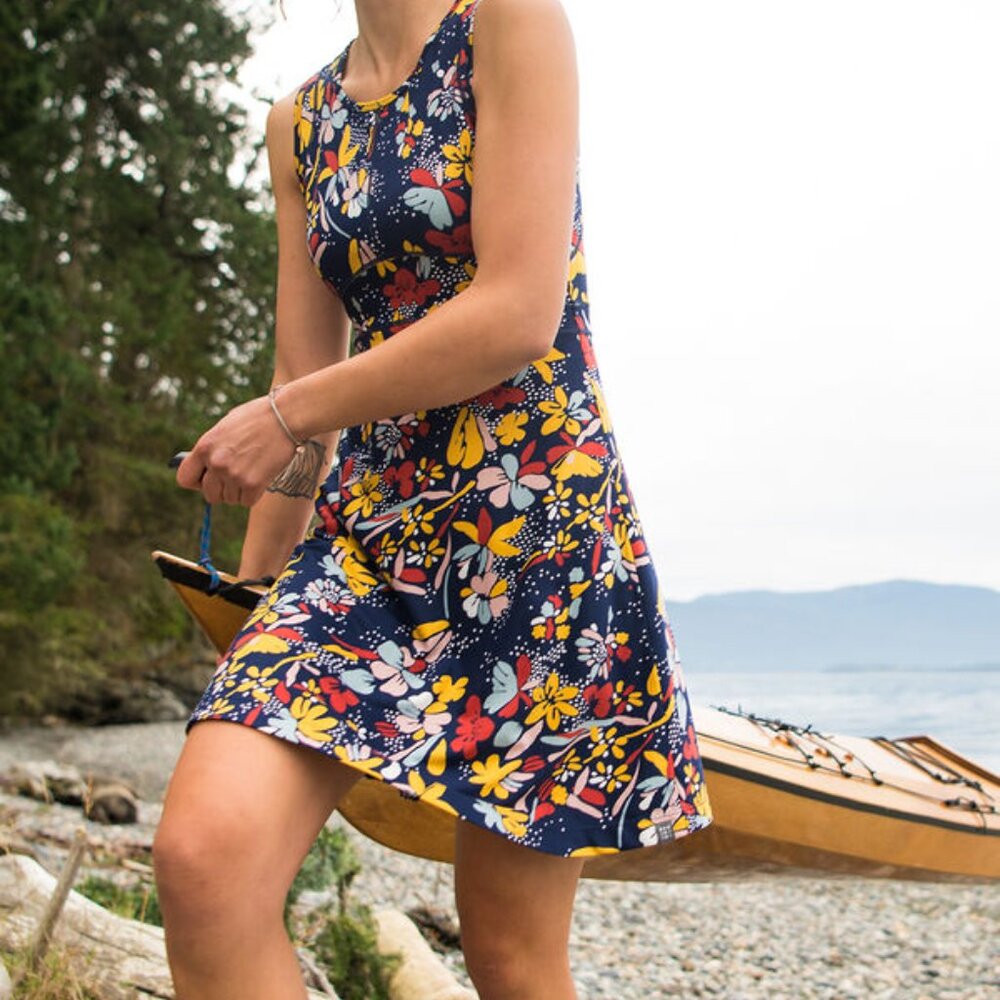 Title Nine Fit and Flare Dress Dream Flora Midi Navy Womens M Athleisure Preppy